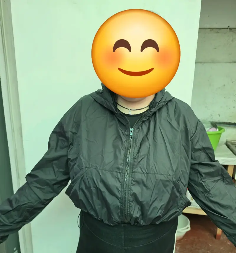 Chaquetas cortaviento delgada blanca y negra - 1