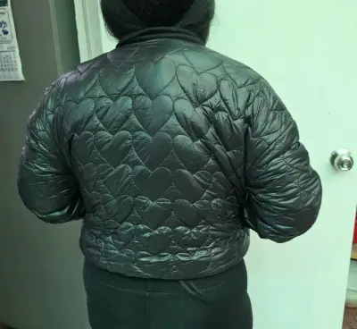 Parka acolchada negra con  corazones Shein - miniatura 3