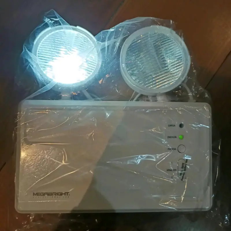 Luz de Emergencia Megabright Doble LED 6000k Blanca - 1