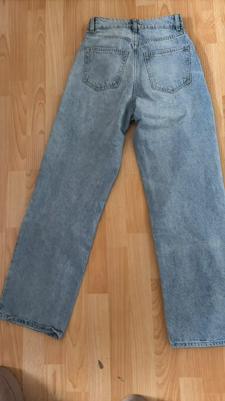 Jeans de mezclilla azul claro H&M para mujer - 2