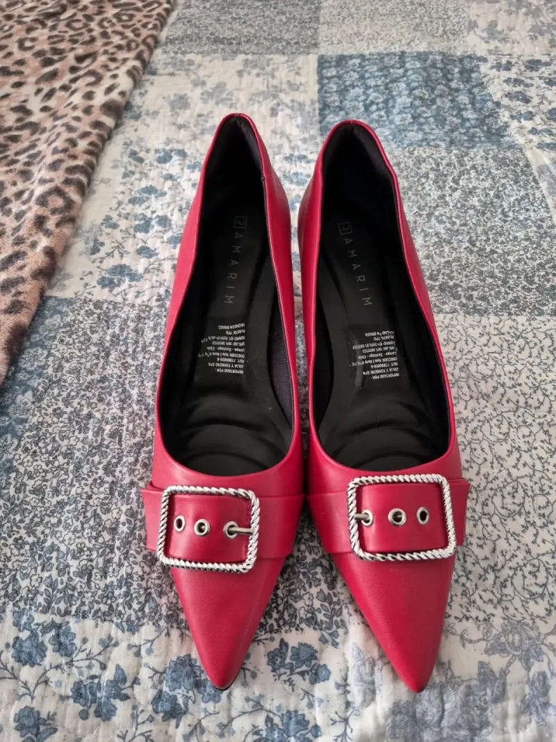 Zapatos de tacón rojo con hebilla Talla 40 - 1