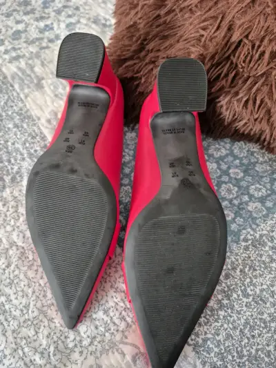 Zapatos de tacón rojo con hebilla Talla 40 - miniatura 3