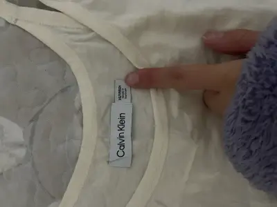 Body sin mangas Calvin Klein beige - miniatura 3