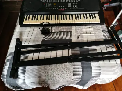 Teclado Bontempi 61 Teclas + Atril + Accesorios - miniatura 3