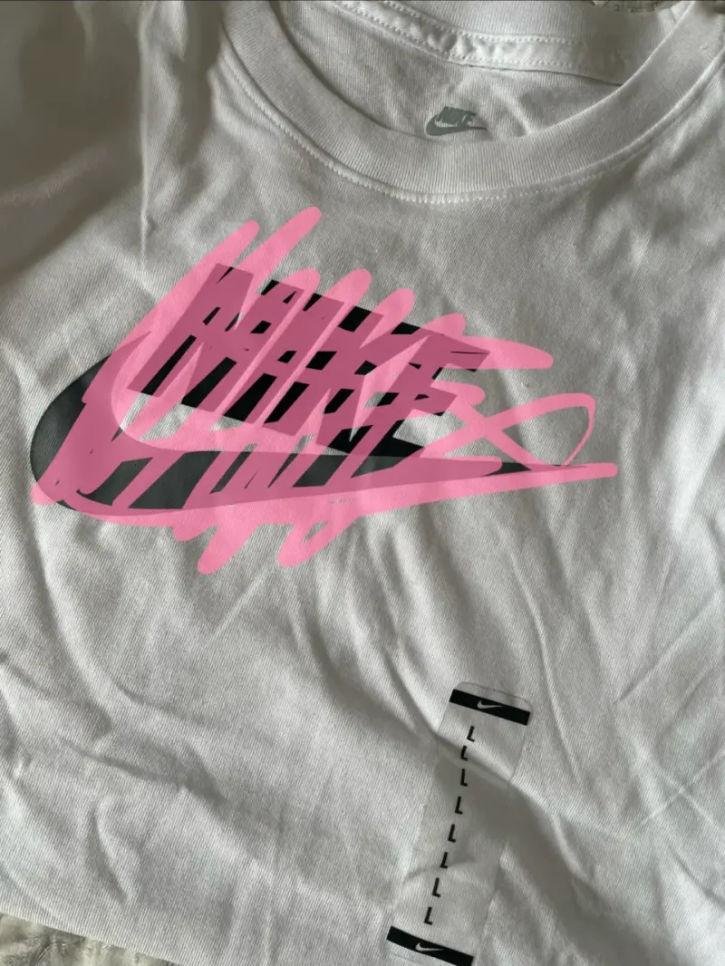 Polera Nike para niños blanca con logo - 1