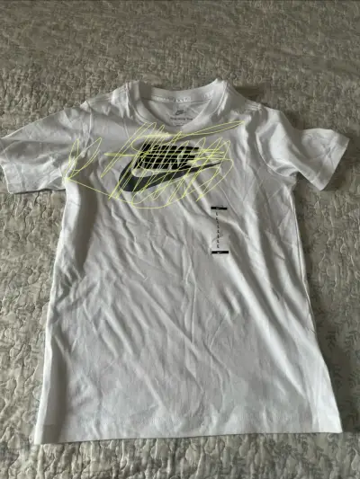 Polera Nike para niños blanca con logo - miniatura 2