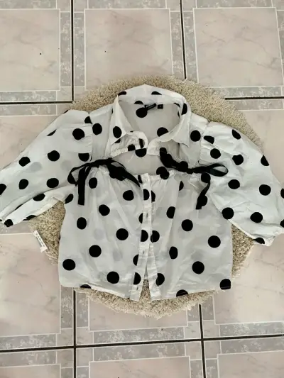Blusa Vero Moda de Lunares Blancos y Negros - miniatura 1