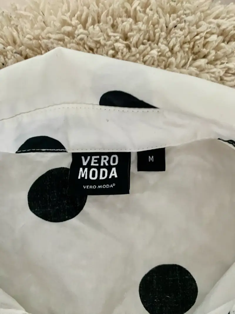 Blusa Vero Moda de Lunares Blancos y Negros - 2