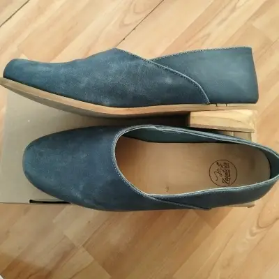 Zapatos planos de cuero azul para mujer - miniatura 2