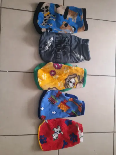 Abrigos para perros pequeños de varios colores - miniatura 2