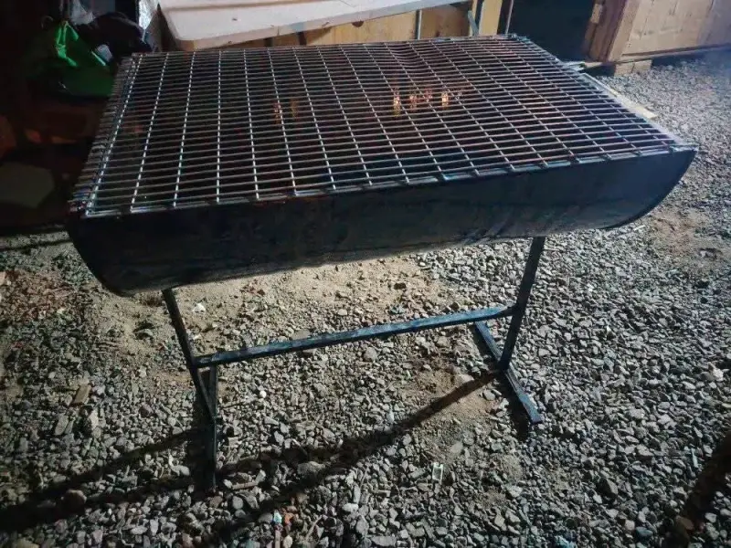 Parrilla metálica grande para asados - 2