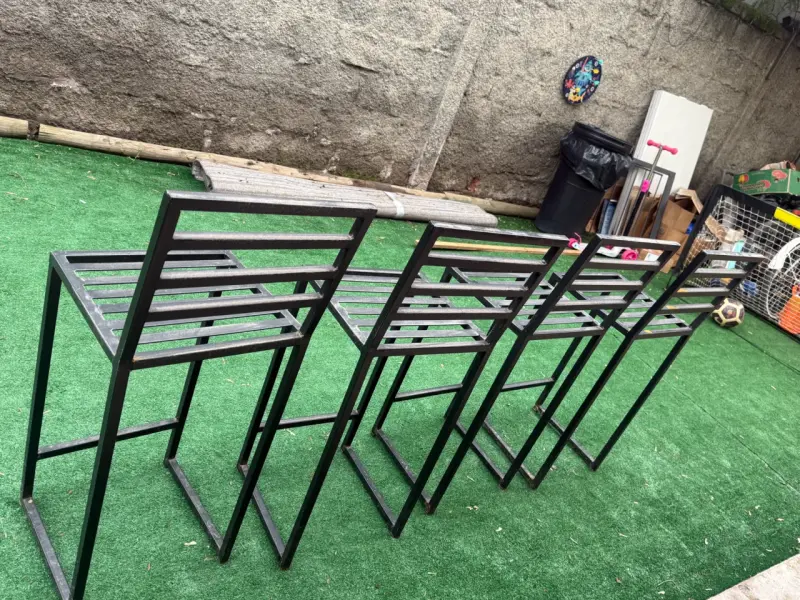 Sillas altas de metal para bar - 2