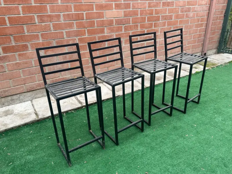 Sillas altas de metal para bar - 4