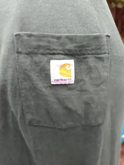 Polera Carhartt 5 XL verde con bolsillo - miniatura 1