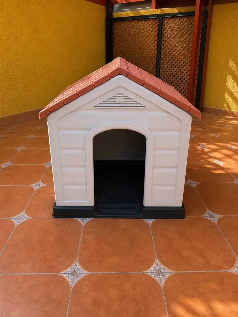 Casa para perro de plástico resistente