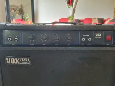 Amplificador de Bajo Vox Venue Bass 100 - miniatura 3
