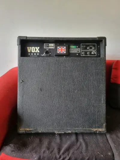Amplificador de Bajo Vox Venue Bass 100 - miniatura 5