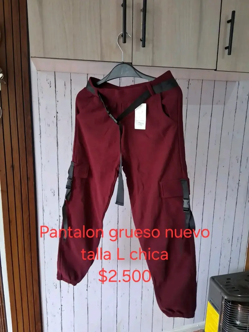 Pantalón cargo grueso burdeos talla L