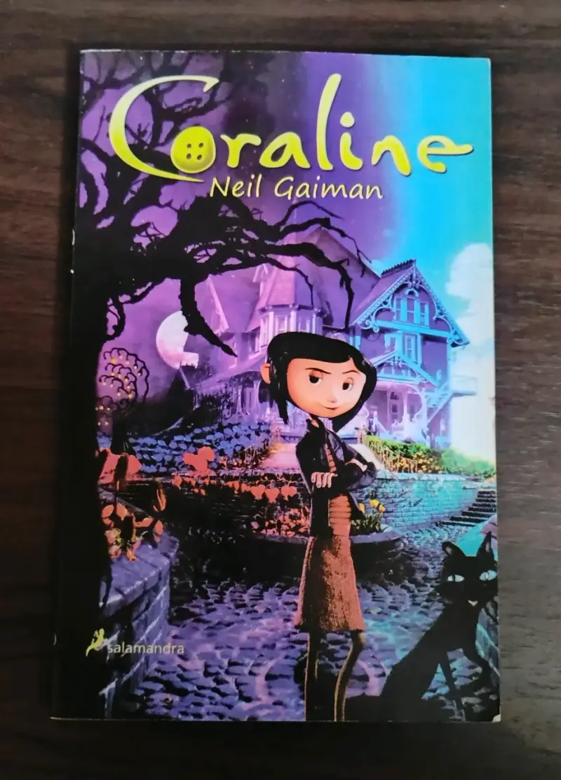 Libro Coraline de Neil Gaiman en español - 1