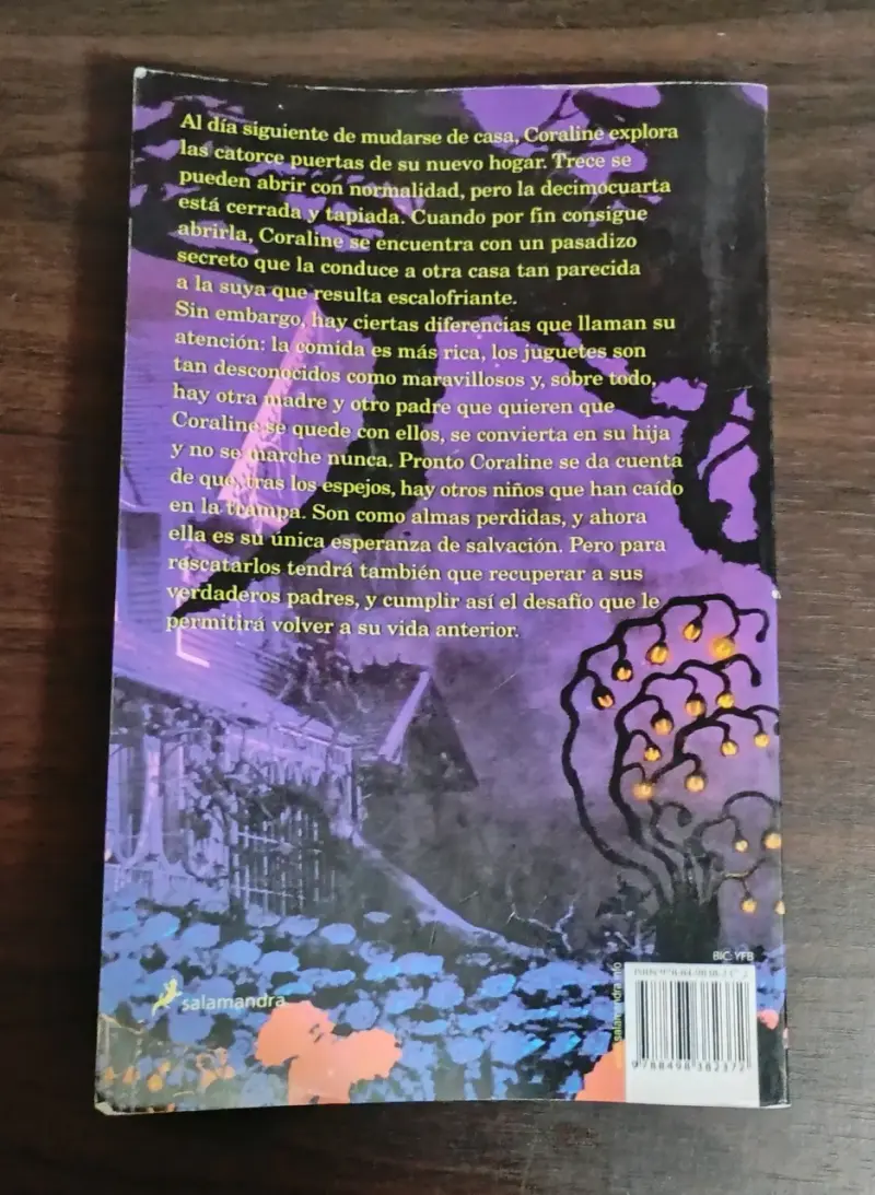 Libro Coraline de Neil Gaiman en español - 2