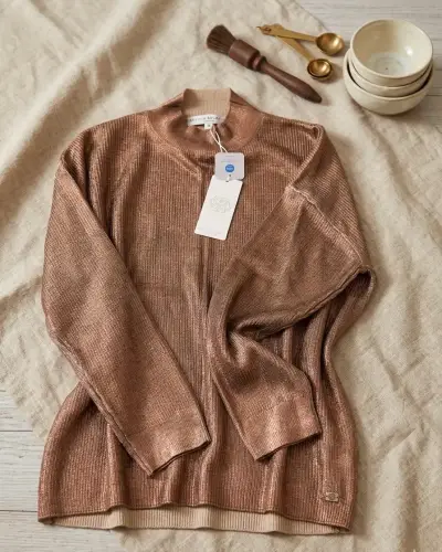 Conjunto de Suéter Bronce y Jeans Rasgados para Mujer - miniatura 2