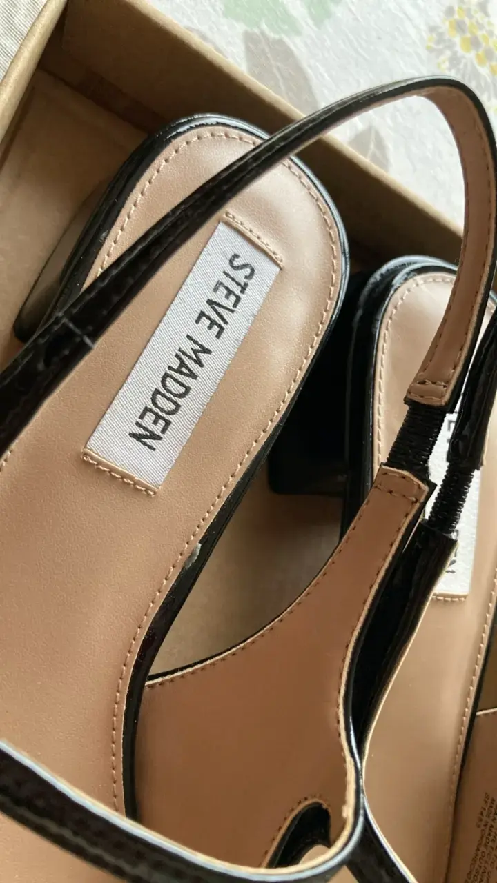 Zapatos de charol negro Steve Madden elegantes - 3