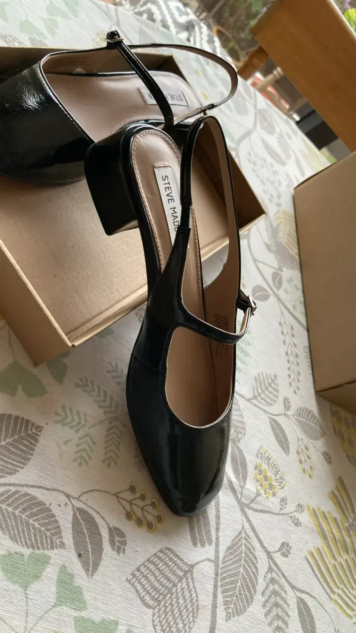 Zapatos de charol negro Steve Madden elegantes - 5