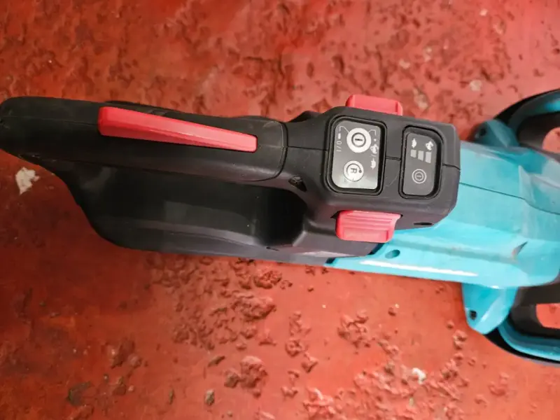 Cortasetos Eléctrico Makita DUH502 500mm - 3