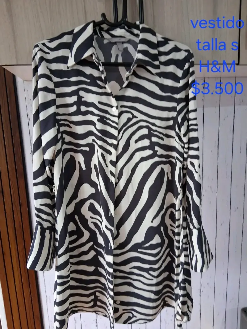 Abrigo negro con capucha Zara talla M - 3