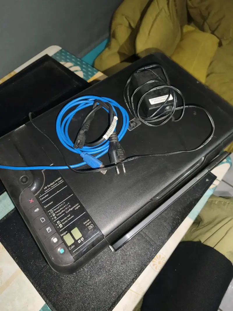 Impresora Multifuncional HP Deskjet F4480 de - 2