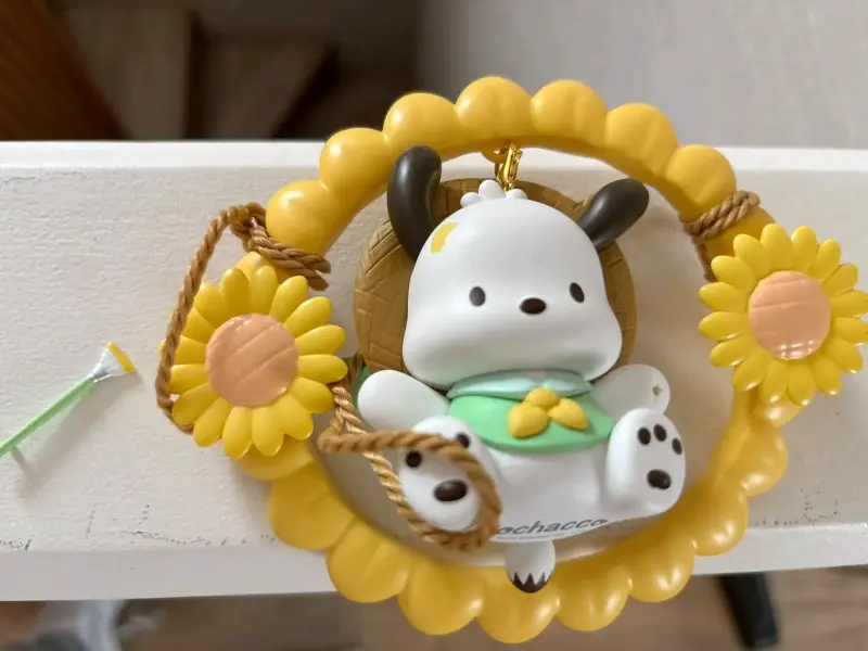Adorno colgante Pochacco con girasoles