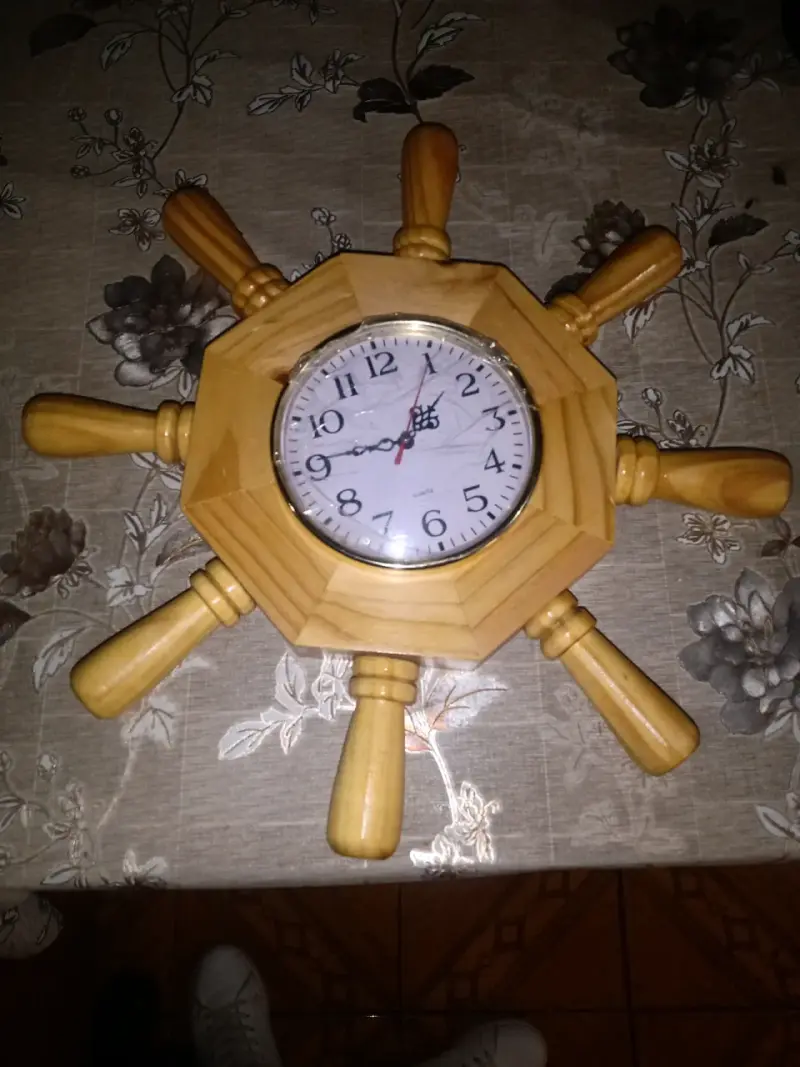 Reloj de pared náutico de madera