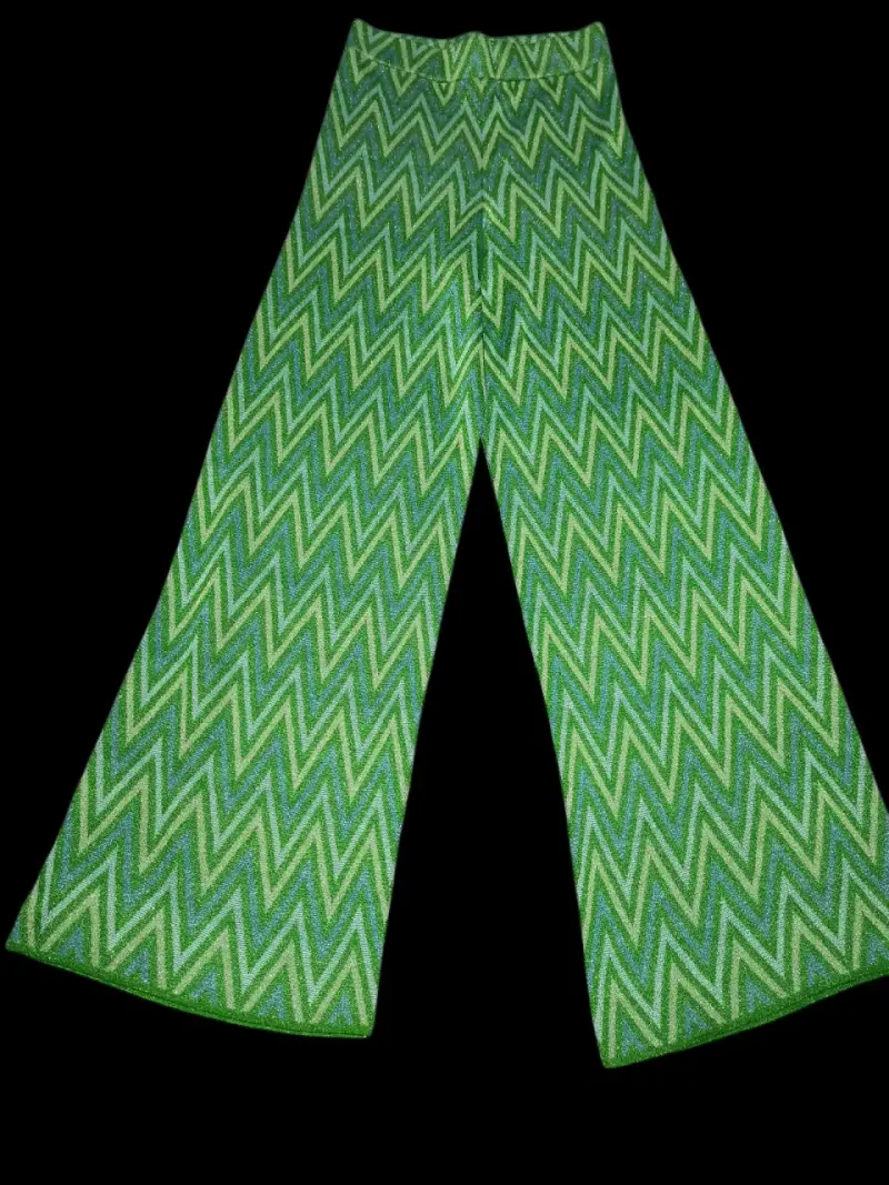 Pantalones acampanados verdes con diseño zigzag MNG - 1