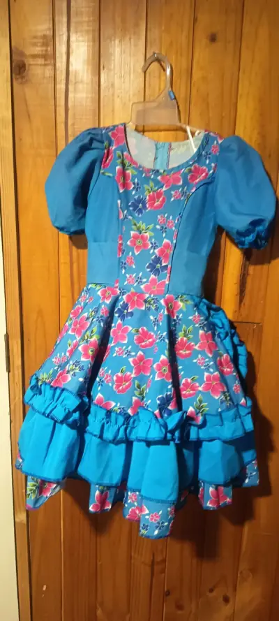 Vestido de cueca azul con flores para niña - miniatura 1