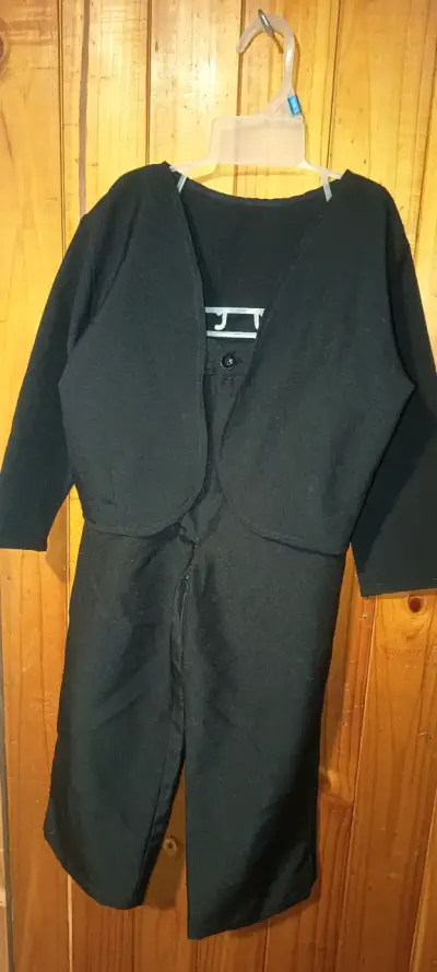 Traje de huaso elegante negro con chaqueta - miniatura 1