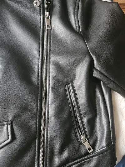 Chaqueta de cuero negra para mujer - miniatura 2
