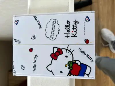 Espejo de maquillaje Hello Kitty plegable - miniatura 1