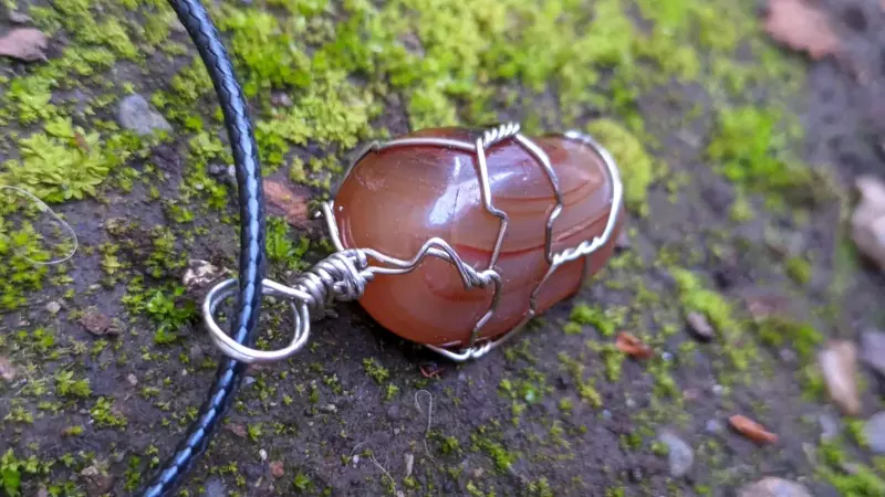 Colgante de piedra Cornalina con alambre artesanal - 2