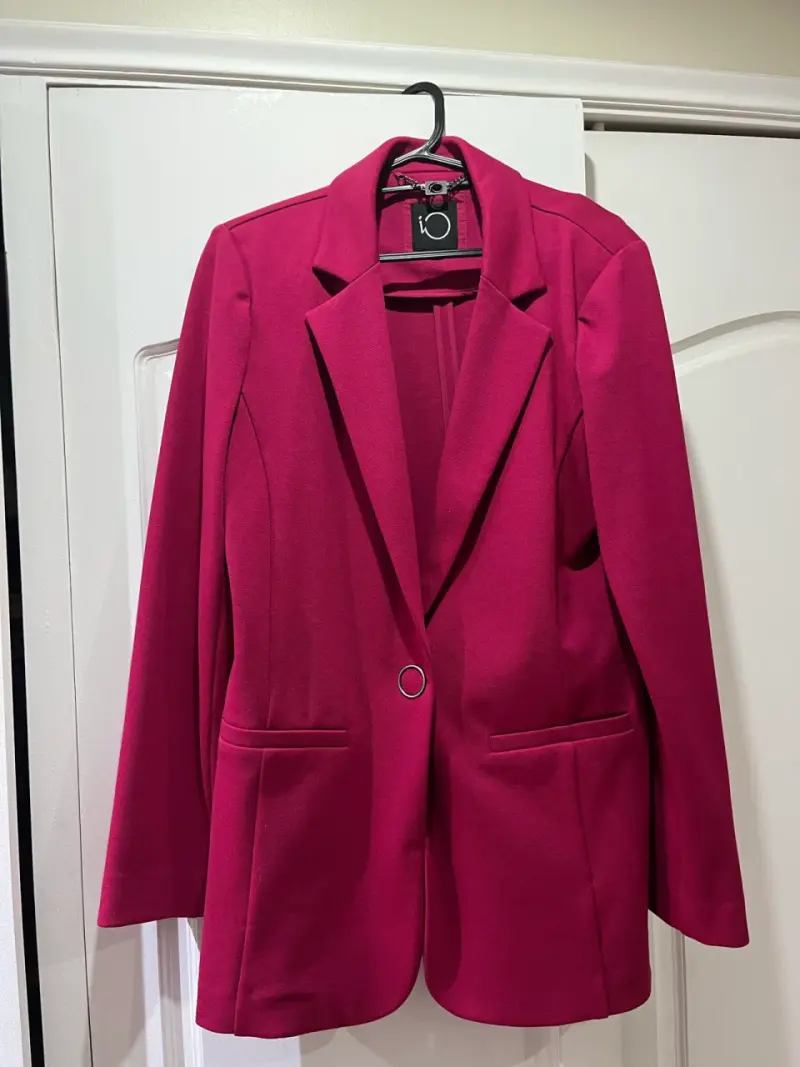 Blazer fucsia elegante para mujer