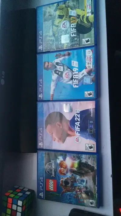 Colección de videojuegos PS4 variados - miniatura 1