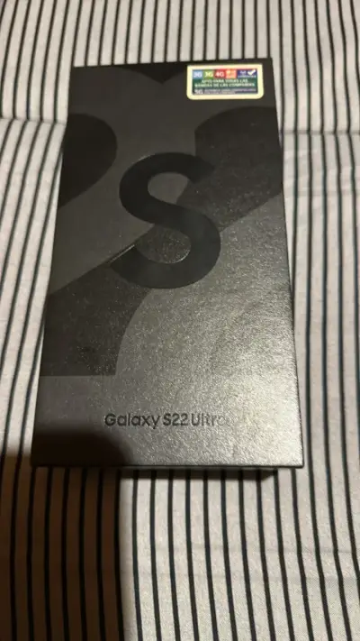 Samsung Galaxy S22 Ultra en buen estado - miniatura 5