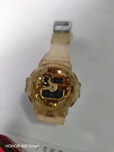 Reloj Casio G-Shock dorado resistente al agua - miniatura 6