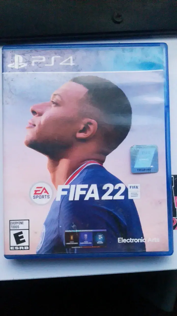 Juego FIFA 22 para PS4 en buen estado - 1
