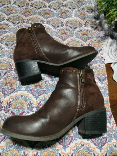 Botines Vía Uno de cuero marrón con tachas - miniatura 5