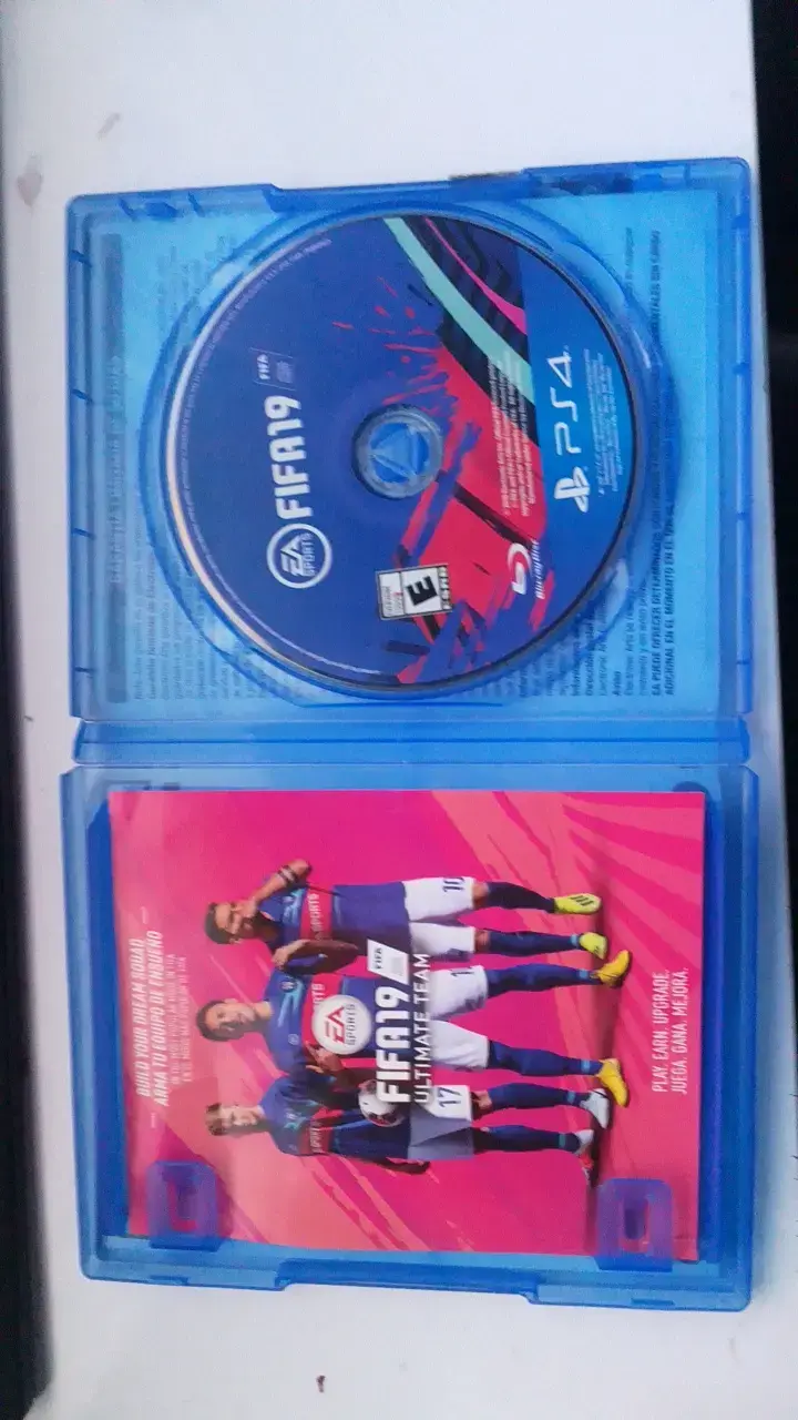Juego FIFA 19 para PS4 en buen estado - 2