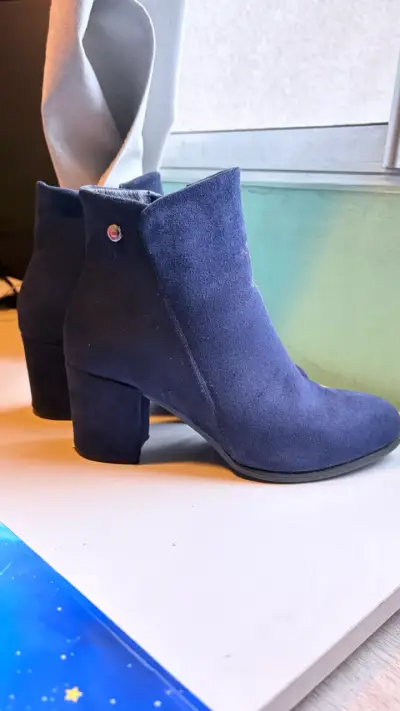 Botines tipo gamuza azul y burdeos con tacón 37 - miniatura 1