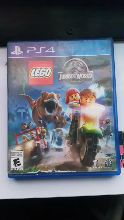 Juego PS4 LEGO Jurassic World - miniatura 1