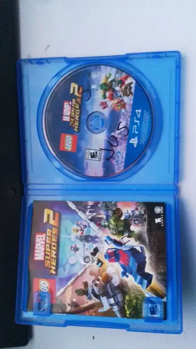 Juego PS4 LEGO Marvel Super Heroes 2 - miniatura 2