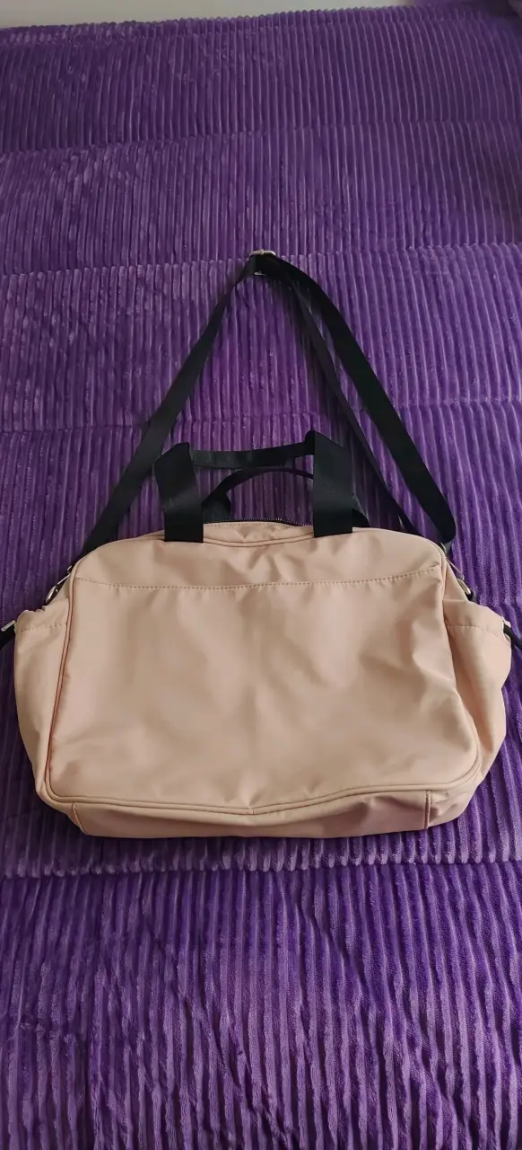 Bolso acolchado rosa palo con correas negras - 2