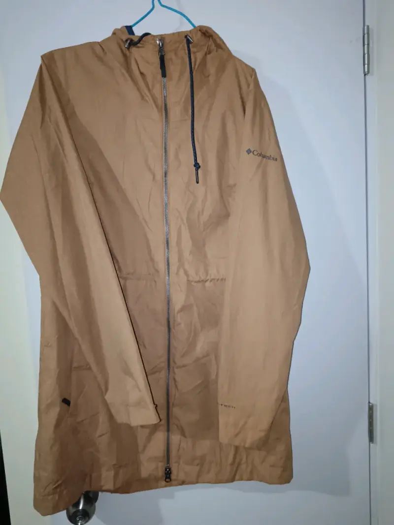 Chaqueta impermeable Columbia marrón con capucha - 1